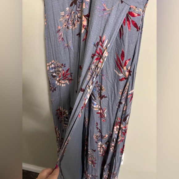 Lulus Floral Printed Maxi Wrap Dress Size Medium Flutter Short Sleeves V Neck - Picture 6 of 7